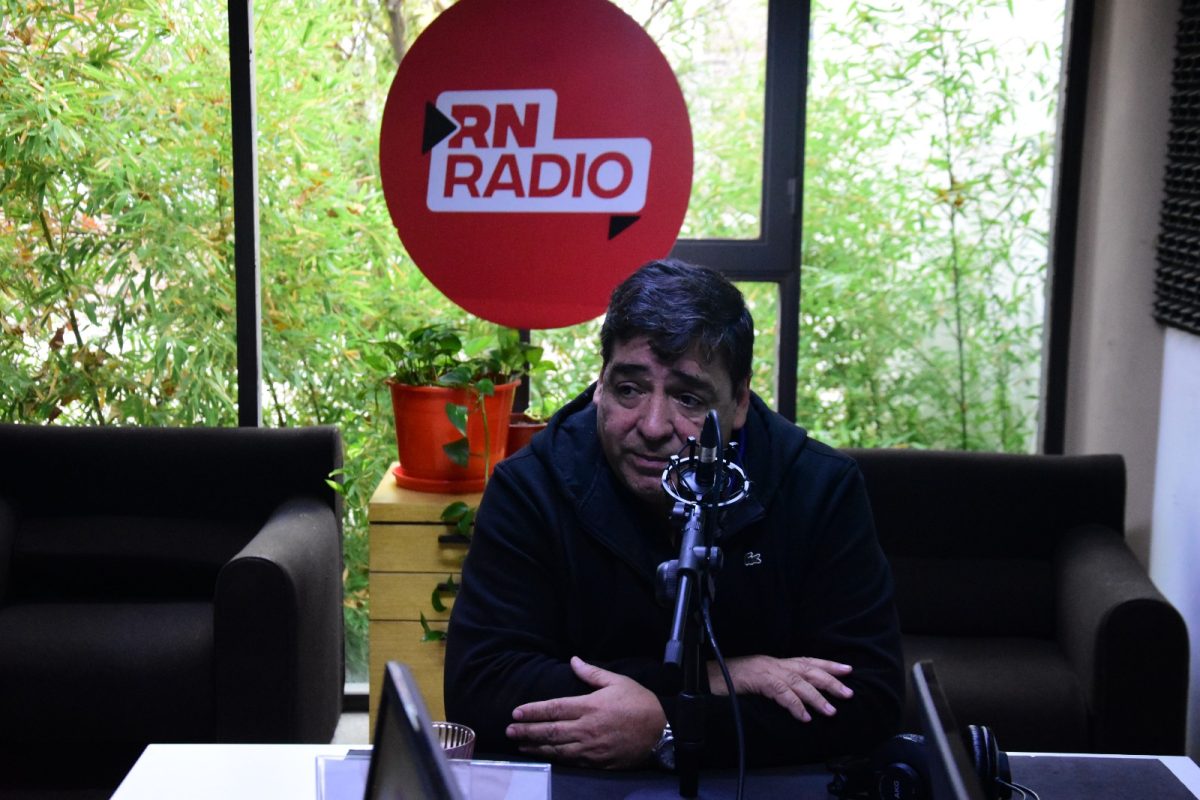 Néstor Mingot visitó los estudios de RN Radio. (Foto: Cecilia Maletti)