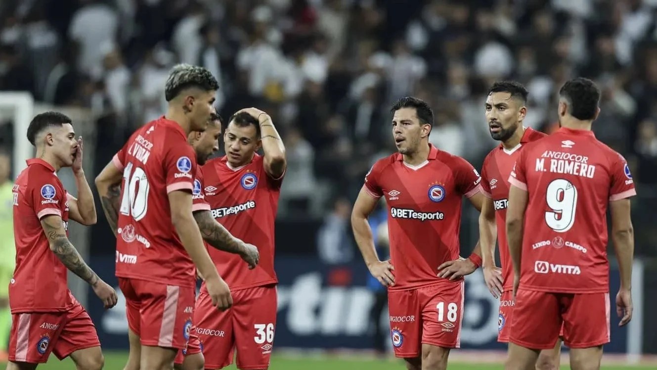 Argentinos Juniors fue arrollado por el Timao en Brasil.