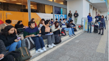 Imagen de Una rectora dio una clase en la vereda, en el centro de Neuquén