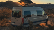 Imagen de Más eficiencia para los viajes en motorhome: paneles solares que siguen al sol