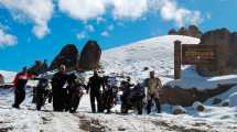 Imagen de La aventura en moto de cuatro amigos por los paisajes más lindos de la Patagonia entre la nieve del norte neuquino