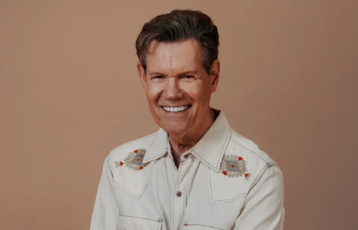 Randy Travis comenzó su carrera al comienzo de los años 80 y se volvió un clásico de la música country en Estados Unidos.