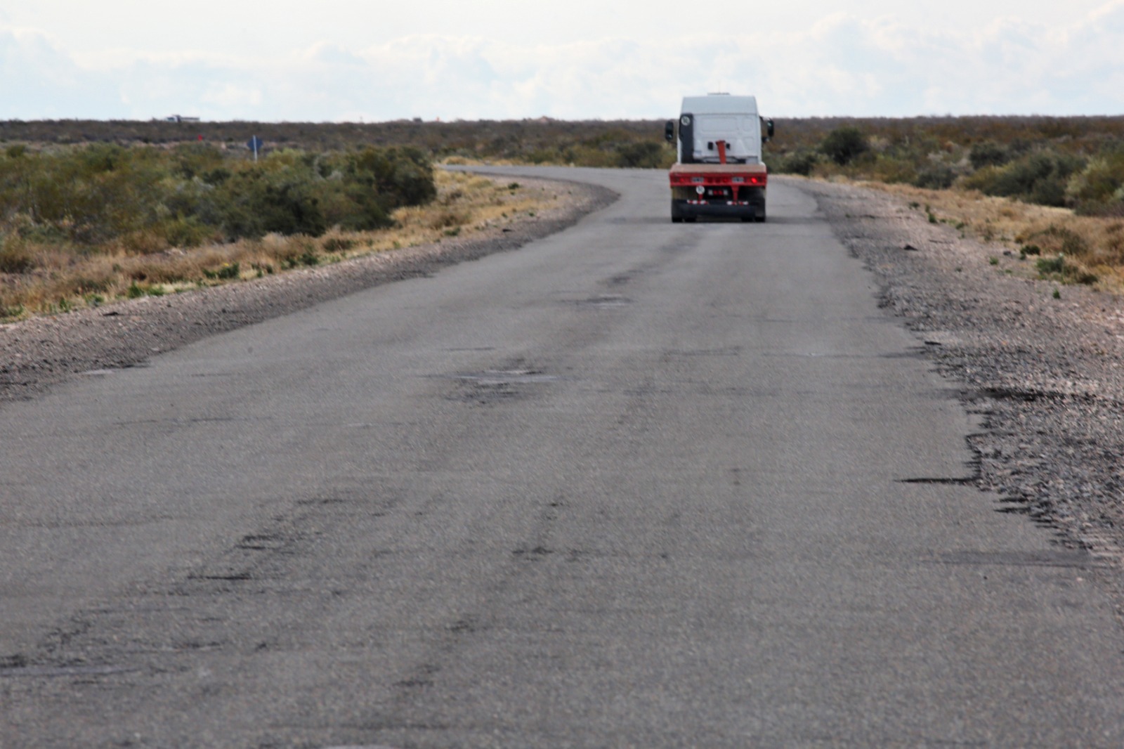 La ruta 6 está incluida en el esquema de "peajes" de Río Negro. Foto Archivo