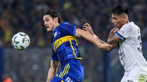Con gol de Cavani, Boca le ganó a Vélez en la Bombonera y cerró el semestre con un festejo