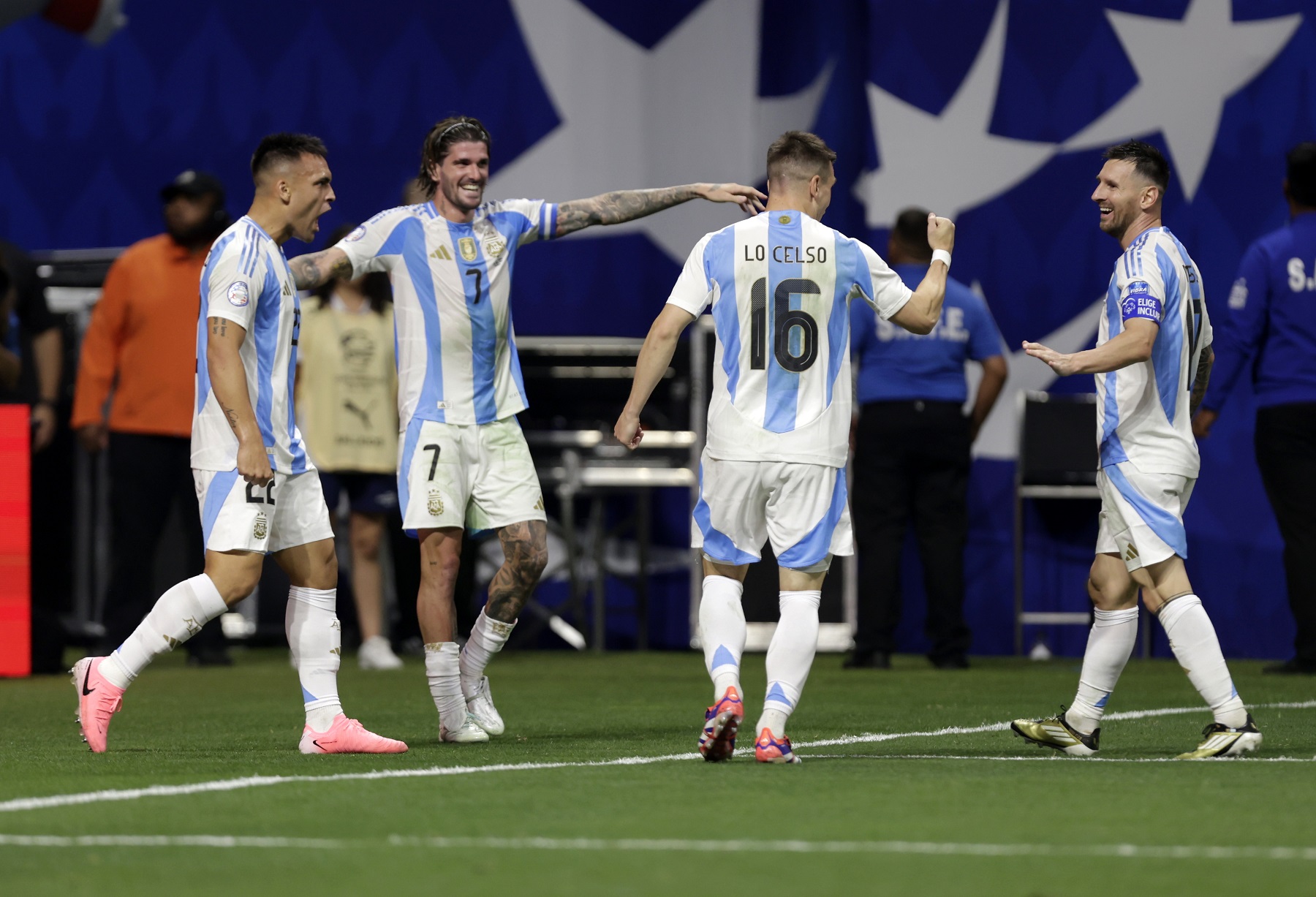 Con goles de Julián Álvarez y Lautaro Martínez, Argentina le ganó a Canadá en el debut de la Copa América. Foto: FBaires.
