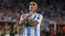 Imagen de Con dos de Lautaro Martínez, Argentina le ganó 2 a 0 a Perú y clasificó en el primer puesto