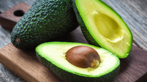 La palta tiene más beneficios de los que pensás. Una por una: las vitaminas que aporta este alimento