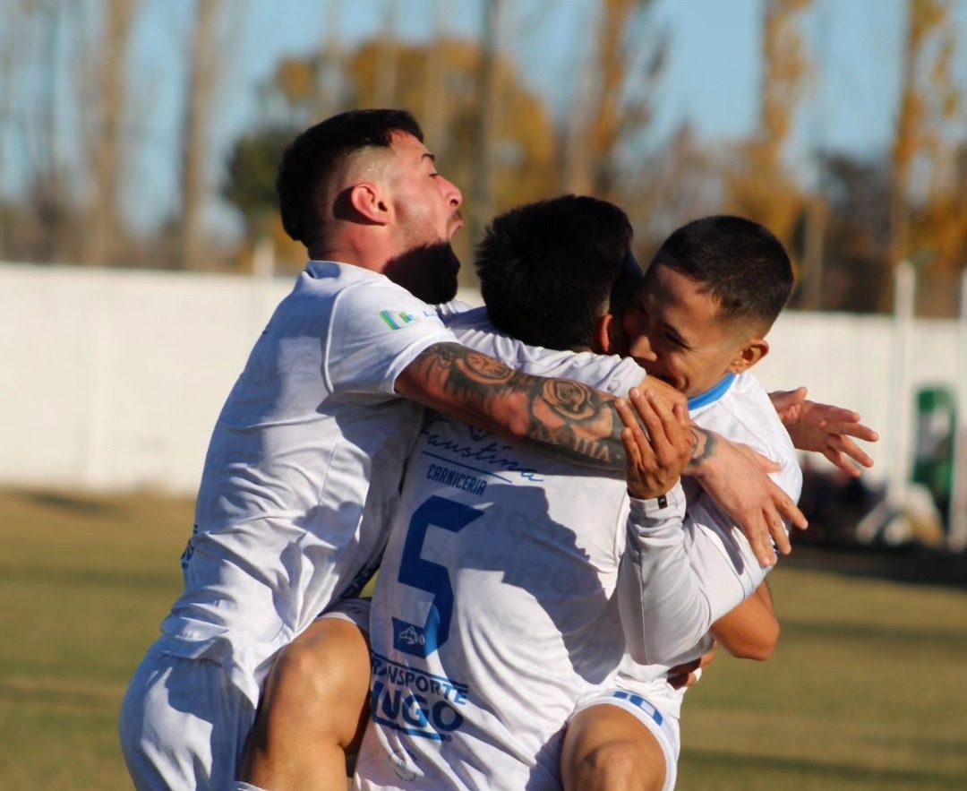 Atlético Regina eliminó a Fernández Oro y enfrentará a Círculo Italiano en semifinales. (Foto: Facebook Atlético Regina)