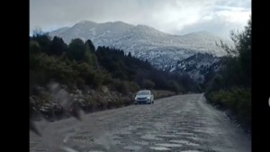 Video: El tortuoso camino que hay que atravesar para llegar a una joya del turismo de Neuquén