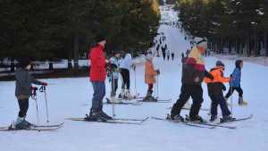 Escapada soñada el finde larga al norte neuquino con clases de esquí y snowboard gratis