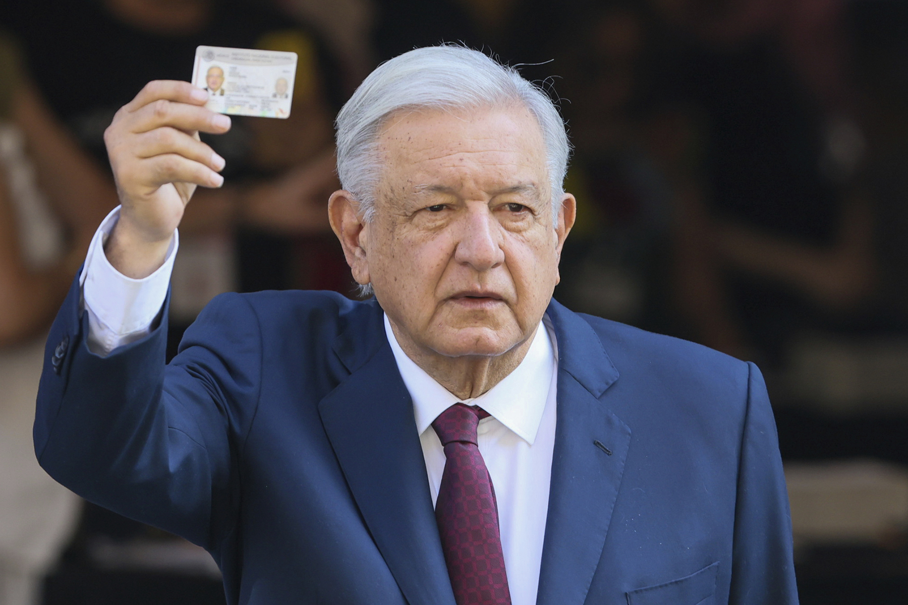 El presidente de México, Andrés Manuel López Obrador asiste a votar en las elecciones generales mexicanas. Foto: (AP Photo/Ginnette Riquelme)