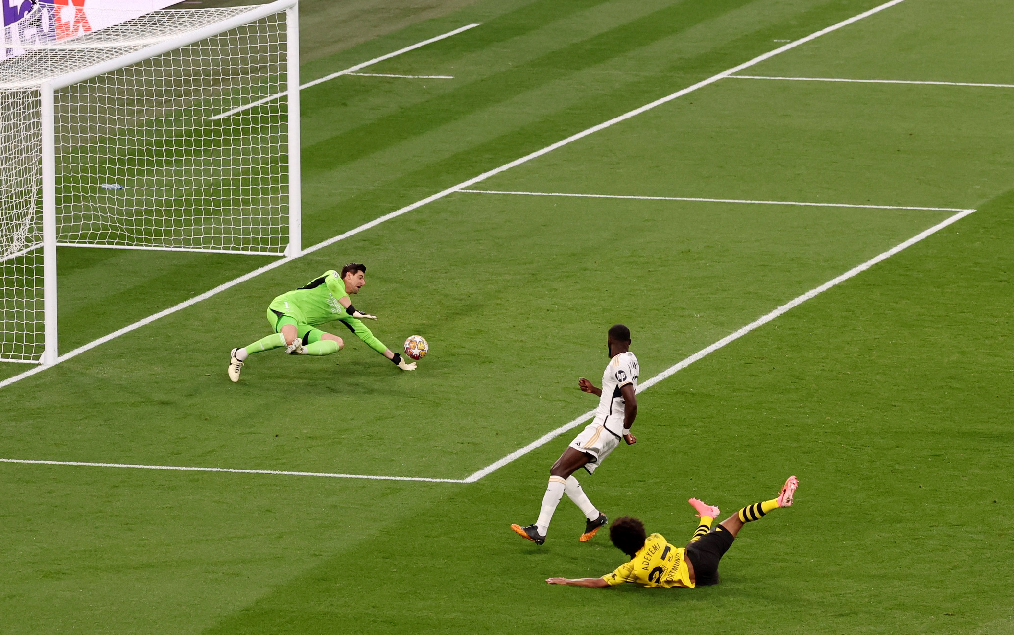 El golero belga, Thibaut Courtois, salvó al Madrid en la primera etapa. 