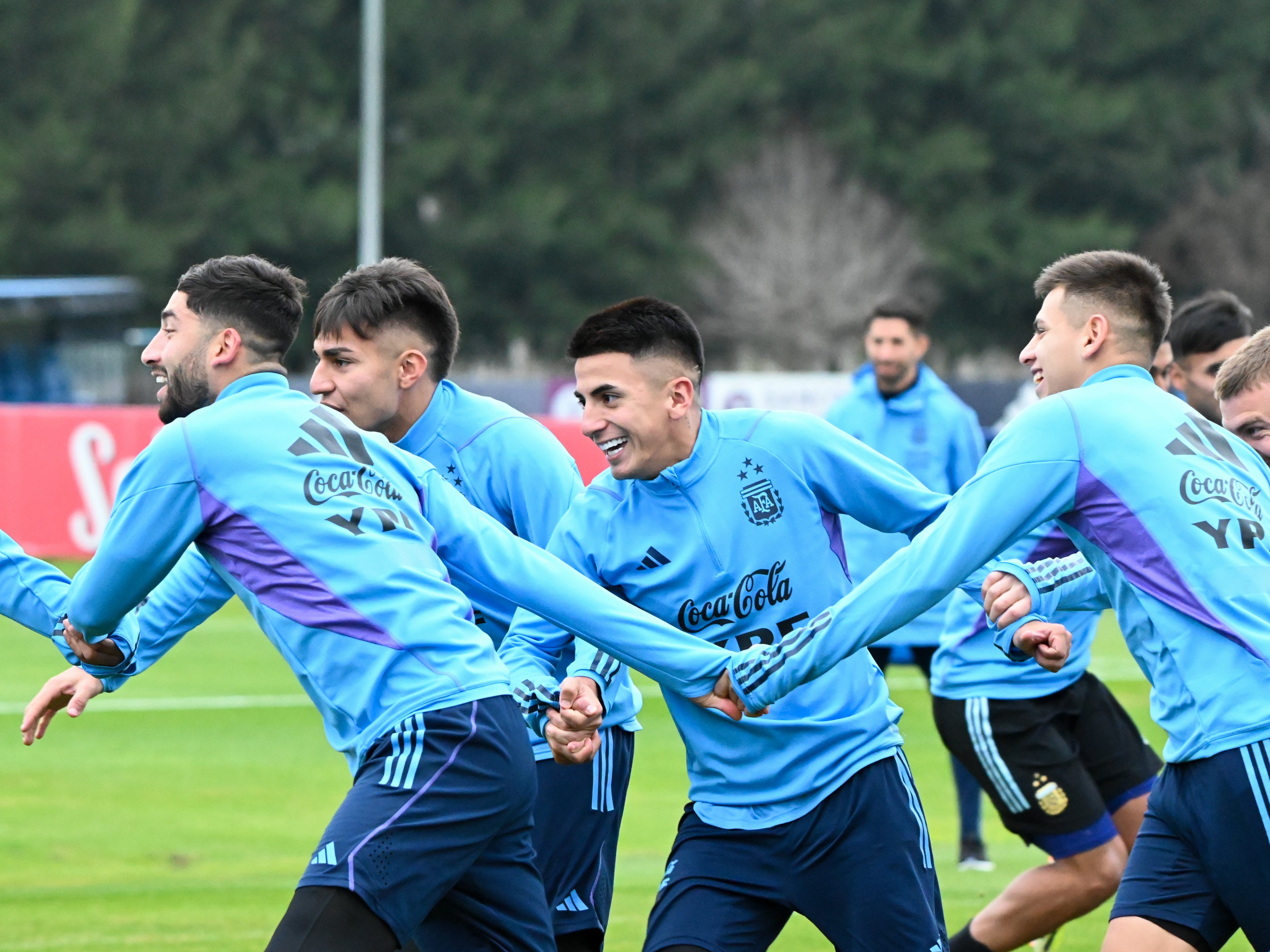 El Sub 23 albiceleste se entrena en un clima distendido en la previa de los amistosos ante Paraguay. 