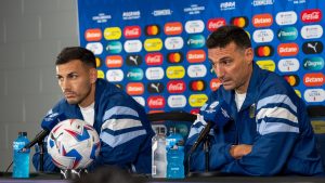 Scaloni habló antes del debut y confirmó a Paredes: «Va a jugar el que esté mejor»