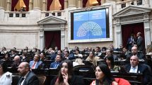 Imagen de Aprobaron la Ley Bases y el paquete fiscal en Diputados: se restituyó el Impuesto a las Ganancias