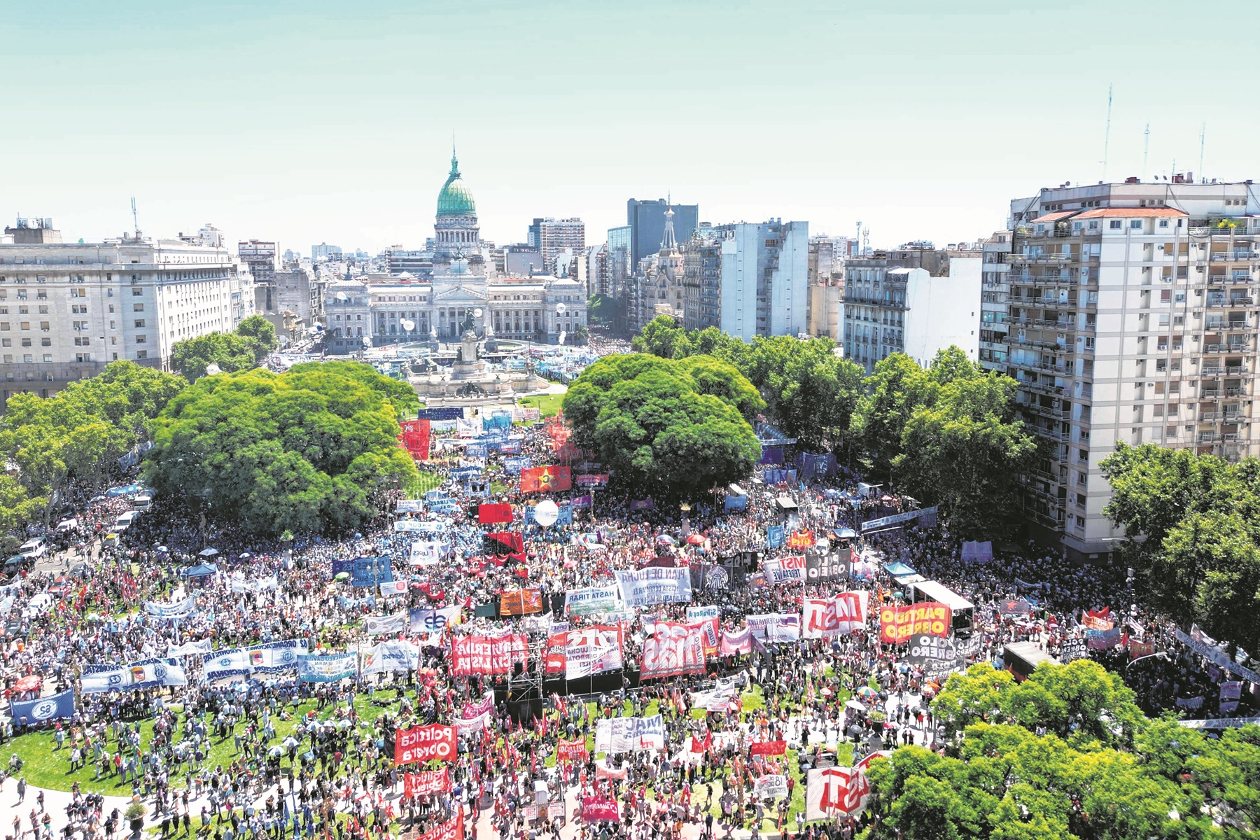 La CGT apuesta por una masiva movilización para presionar  a los legisladores en el recinto. 
