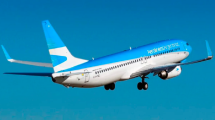 Imagen de Eligieron a las 10 mejores aerolíneas del mundo:  así quedó en el ranking Aerolíneas Argentinas