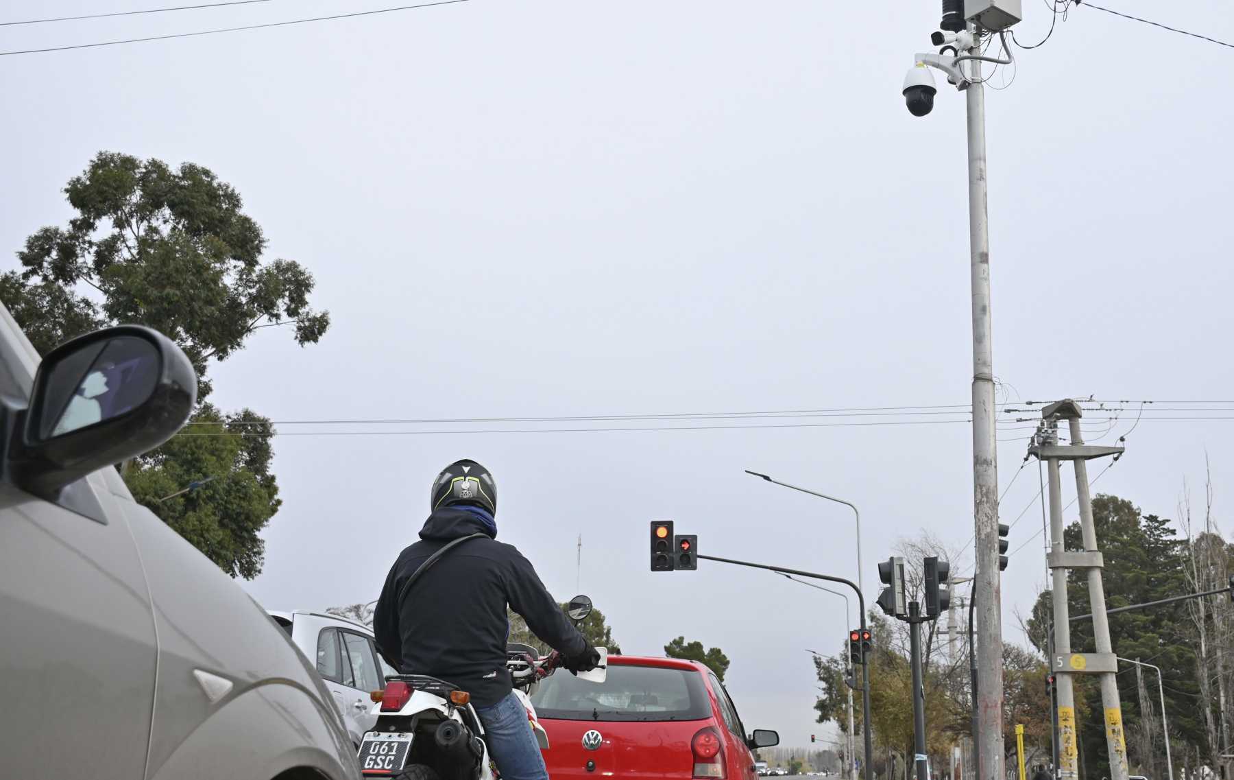 Las fotomultas en Neuquén. Foto; Florencia Salto.