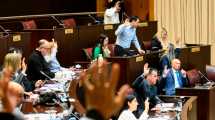 Imagen de Se aprobó el presentismo docente en la Legislatura de Neuquén: ATEN se manifestó en la calle