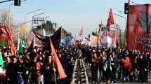 Imagen de Video | Marcharon contra la Ley Bases en Neuquén: «construimos la unidad necesaria para exigir el voto negativo»