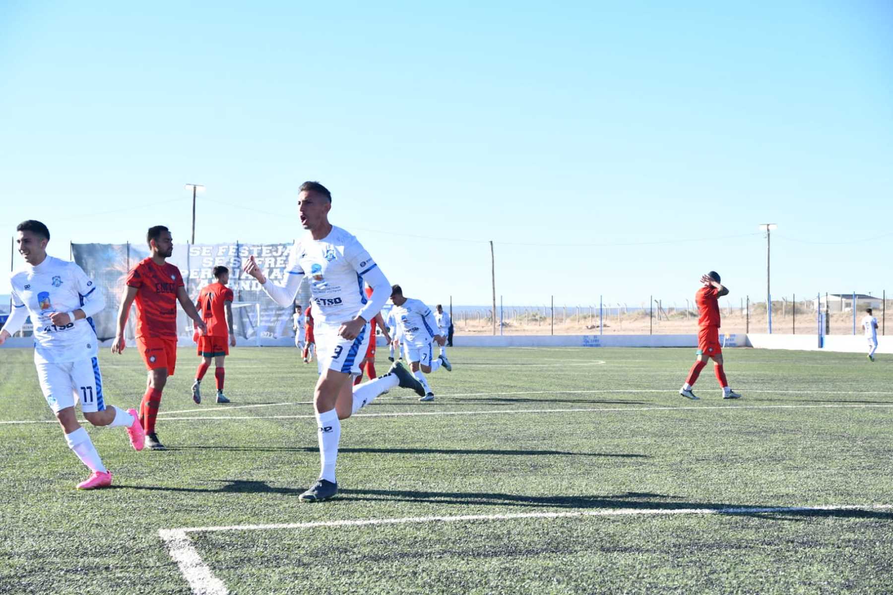 Deportivo Rincón le ganó a Círculo Deportivo y sueña con la clasificación. Foto: Huentecol.