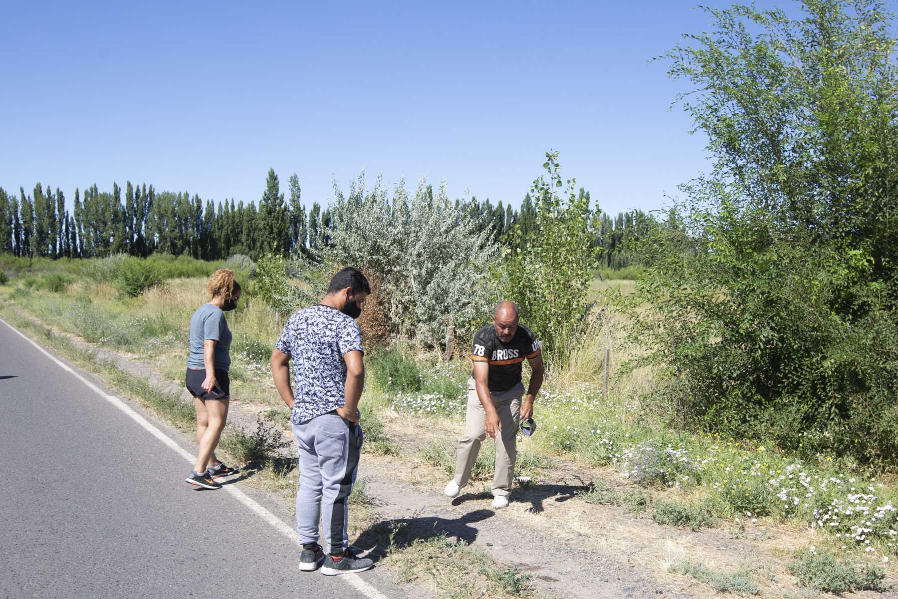 Tras el accidente que le costó la vida a la joven de 21 años, su familia buscó rastros del fatal el choque ocurrido en calle Primeros Pobladores, a 700 metros de la Ruta 22. 