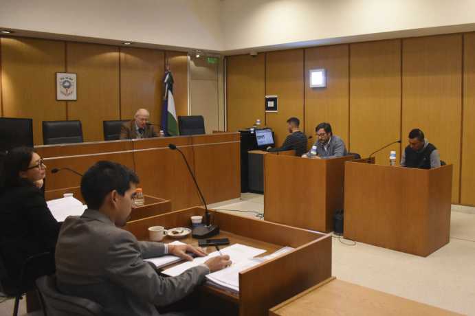 La audiencia se realizó este mediodía en el edificio de la Ciudad Judicial, en Roca. foto: Juan Thomes.