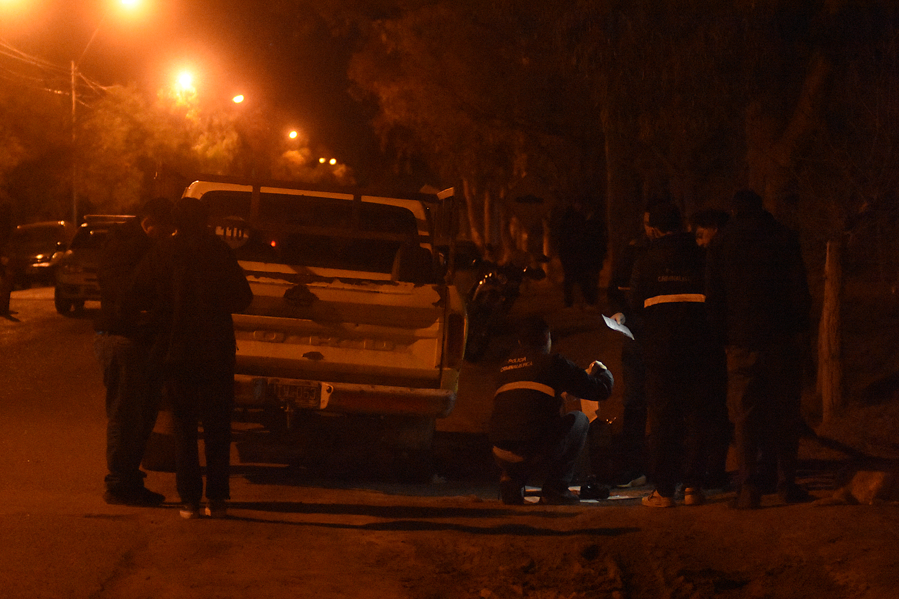 El hombre murió el domingo por la noche cuando su hijo lo trasladó a la sede de la Comisaría 47. Allí mismo se entregó anoche el único sospechoso. foto: Juan Thomes. 