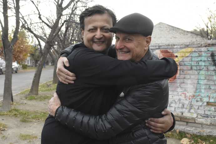 Javier Monti, junto a su padre Humberto que le donó un riñón. Foto: Juan Thomes