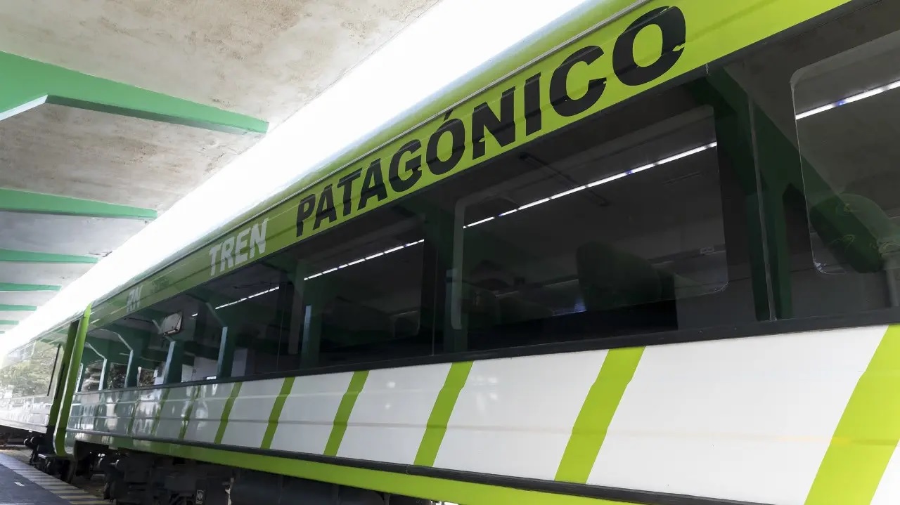 Tren Patagónico evalúa si puede generar una formación para el nuevo servicio, sin descartar una donación de un coche motor por parte de SOFSE.