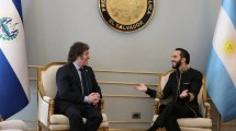 Imagen de Javier Milei sigue su gira en el exterior, ahora en El Salvador: se reunió con Nayib Bukele tras su asunción