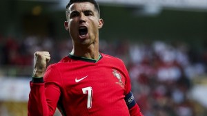 Cristiano Ronaldo sigue intratable, doblete con Portugal y la ilusión de la Eurocopa: «Soñar es…»