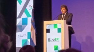 Video | Javier Milei en la Expo EFI: «Me van a tener que sacar muerto de la Rosada para quebrar el déficit fiscal»