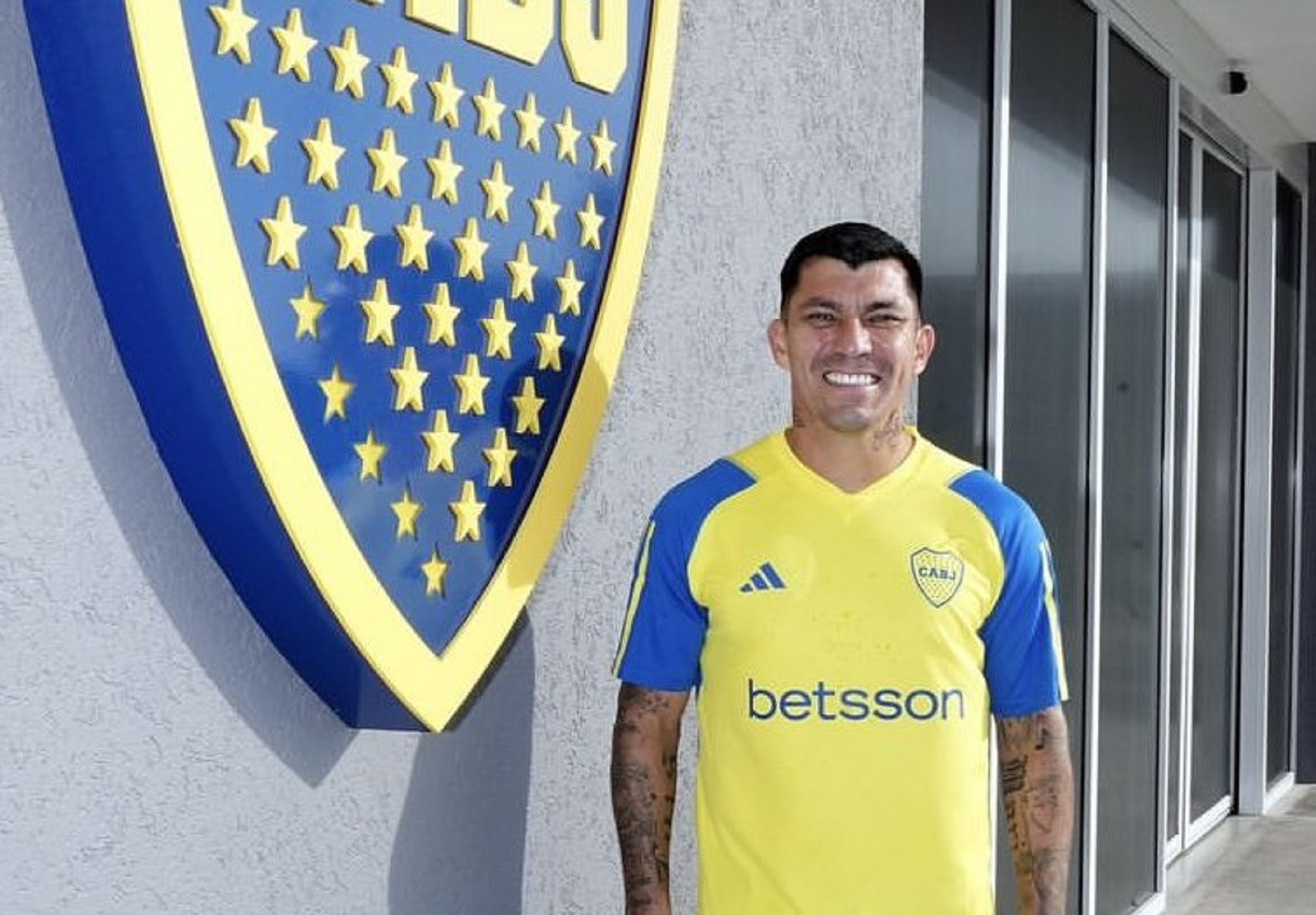 Gary Medel fue presentado como nuevo refuerzo de Boca.