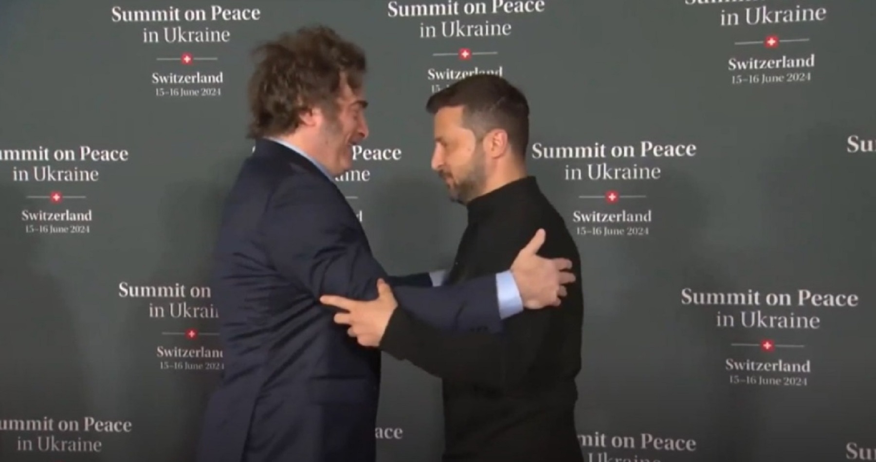 Milei y Zelensky en la Cumbre por la Paz de Suiza. Foto: captura, 