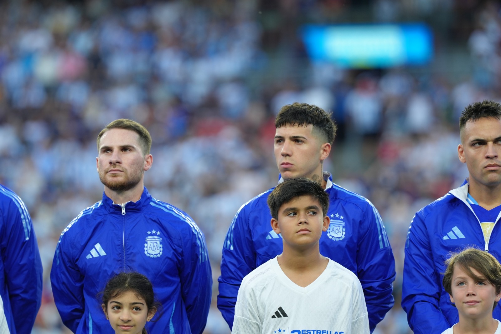 Alexis Mac Allister y Enzo Fernández pelean por un lugar. (Foto: @Argentina)