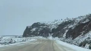 Frío extremo, nieve y turistas varados: así se vive este lunes feriado en Neuquén