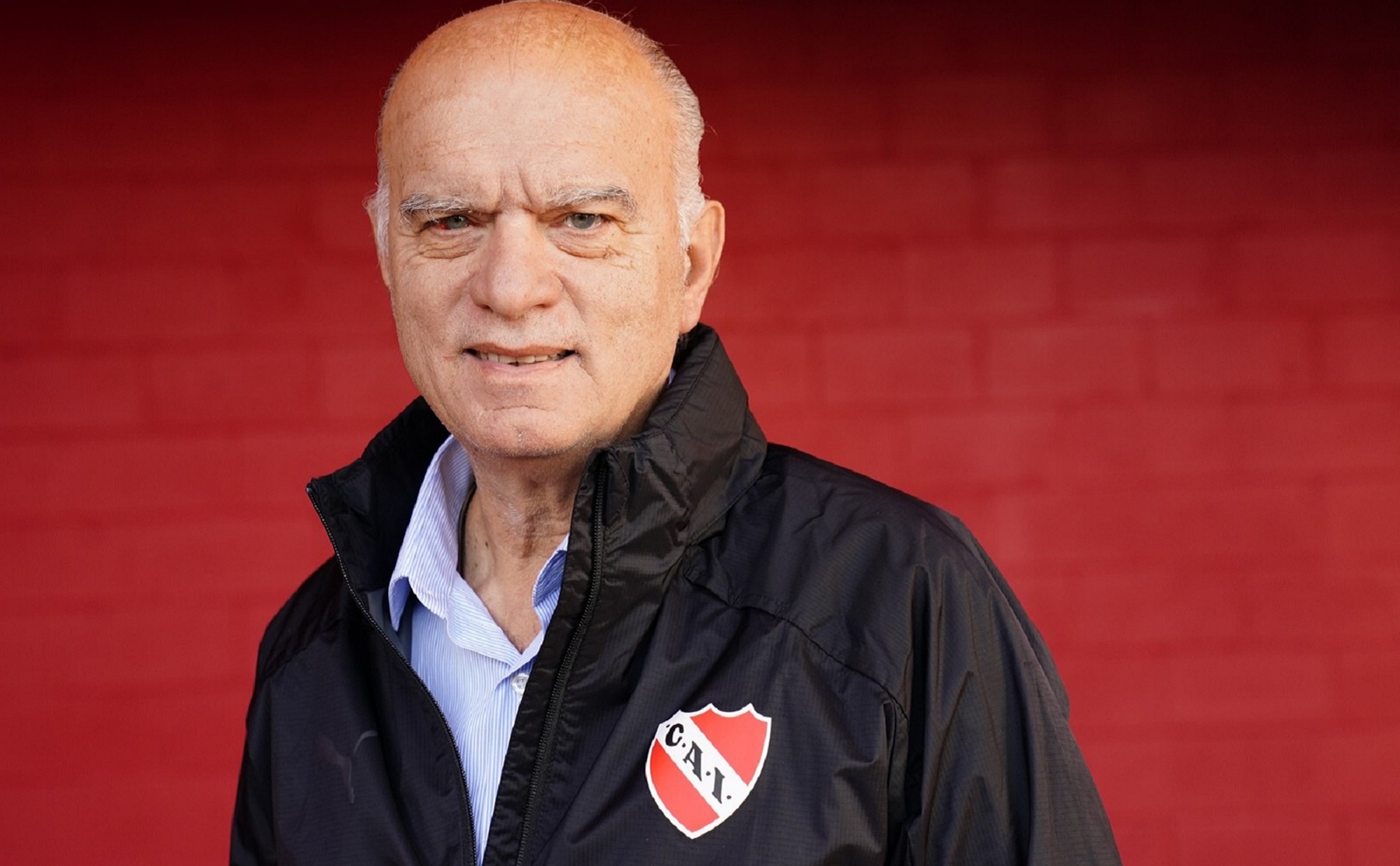 Néstor Grindetti, presidente de Independiente, busca una solución para saldar las deudas del Rojo.