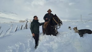 El temporal de nieve desde los parajes del extremo norte de Neuquén: «Un esfuerzo enorme»