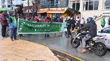 Imagen de Corte de tránsito por protesta de ATE en Bariloche: “Hay una amenaza latente de despidos”