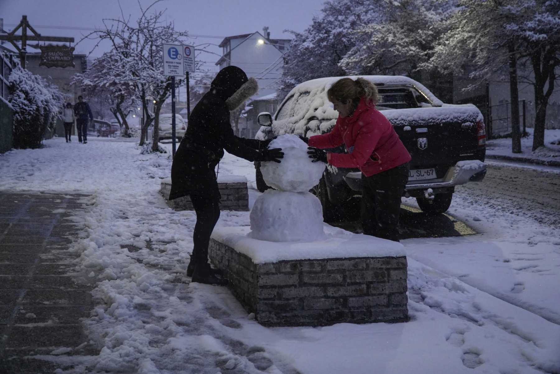 Así amaneció Bariloche este jueves feriado por el Día de la Bandera. Foto Marcelo Martinez.