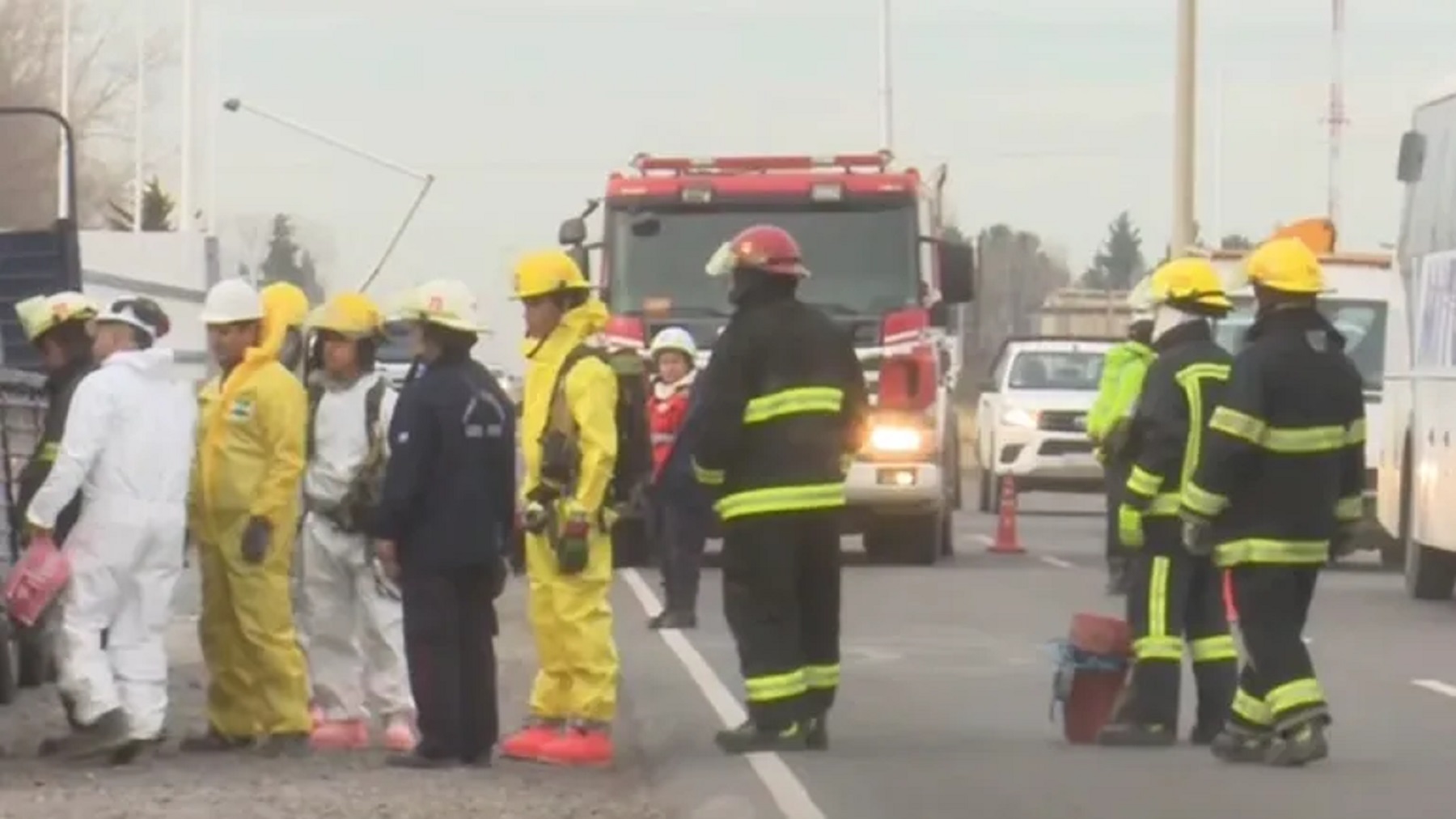 Revuelo por un derrame químico sobre las Rutas 67 y 51 en el corredor de Vaca Muerta . foto: Gentileza