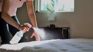 Cómo limpiar el colchón, paso a paso: tres trucos infalibles para que quede como nuevo