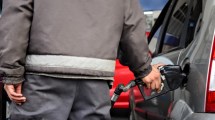 Imagen de Aumento de combustibles por la tasa vial: en qué ciudades se aplica, Centenario comenzó este lunes