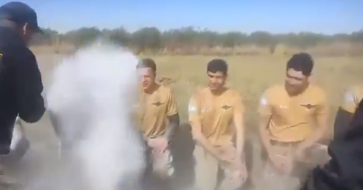 Investigan un ritual de bautismo a soldados en Córdoba: les arrojaron cal y sufrieron quemaduras internas thumbnail