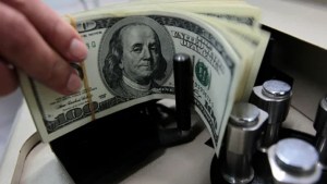Dólar hoy: el blue y los financieros cerraron en alza y el Banco Central debió vender dólares