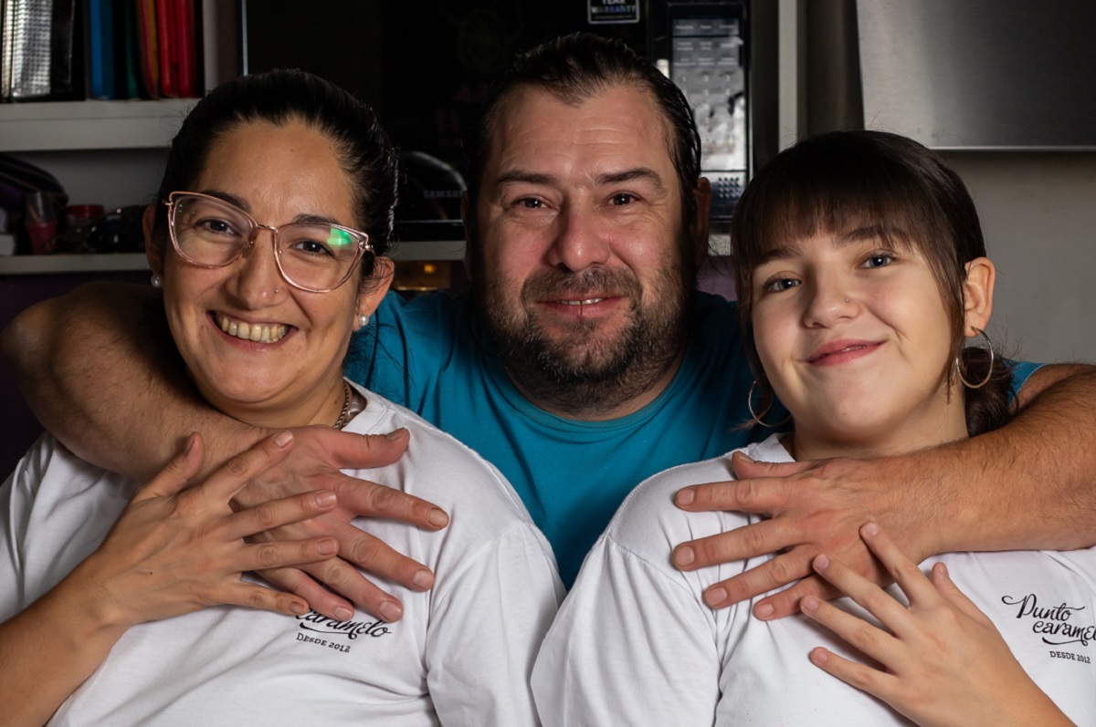 Jéssica, Osvaldo y Valentina, una familia que reinventó su negocio para seguir ofreciendo calidad. (Fotos: SOFÍA BRUNER)