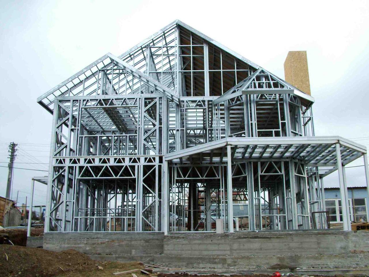 Steel frame ofrece varias ventajas sobre la construcción húmeda o tradicional.