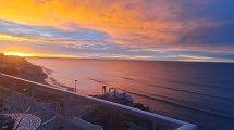 Imagen de Mágico amanecer en Las Grutas, la joya de la Patagonia que este finde largo tienta con sus paisajes y sus precios