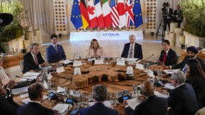 Líderes del G7 abordan la cuestión migratoria en el segundo día de su cumbre en Italia